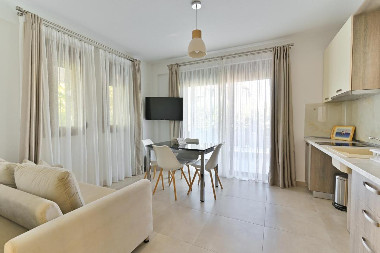 Kalli'S Apartments นิกิติ ภายนอก รูปภาพ